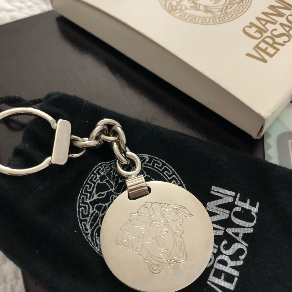 Gianni Versace Medusa metal Keyring New with Box